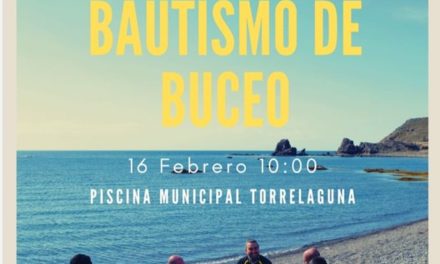 Bautismo de buceo gratuito en la piscina municipal