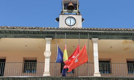 Minuto de silencio en memoria de las personas fallecidas por el COVID-19