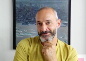 Pablo Miláns del Bosch es actualmente director y profesor de la escuela de arte y creatividad Unico, en Montecarmelo. Licenciado en Bellas Artes y artista plástico en activo, alterna estas labores con el diseño gráfico.