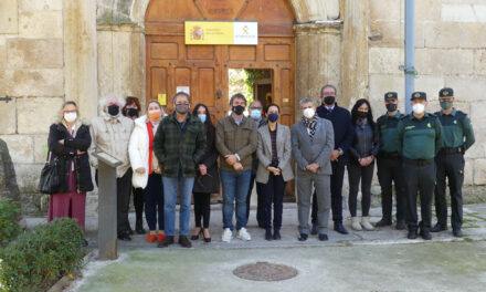La Delegada del Gobierno en Madrid visita las dependencias de la Casa-cuartel de la Guarda Civil