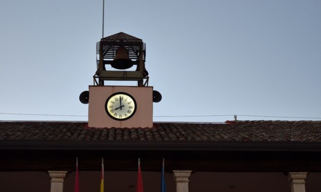 Reparación del reloj del Ayuntamiento de Torrelaguna